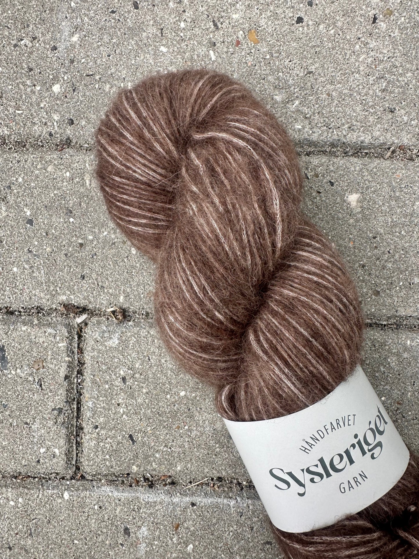 Sysleriget Alpaca Blow | Pecan Brown