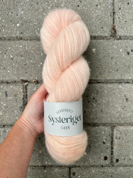 Sysleriget Alpaca Blow | Peachykeen