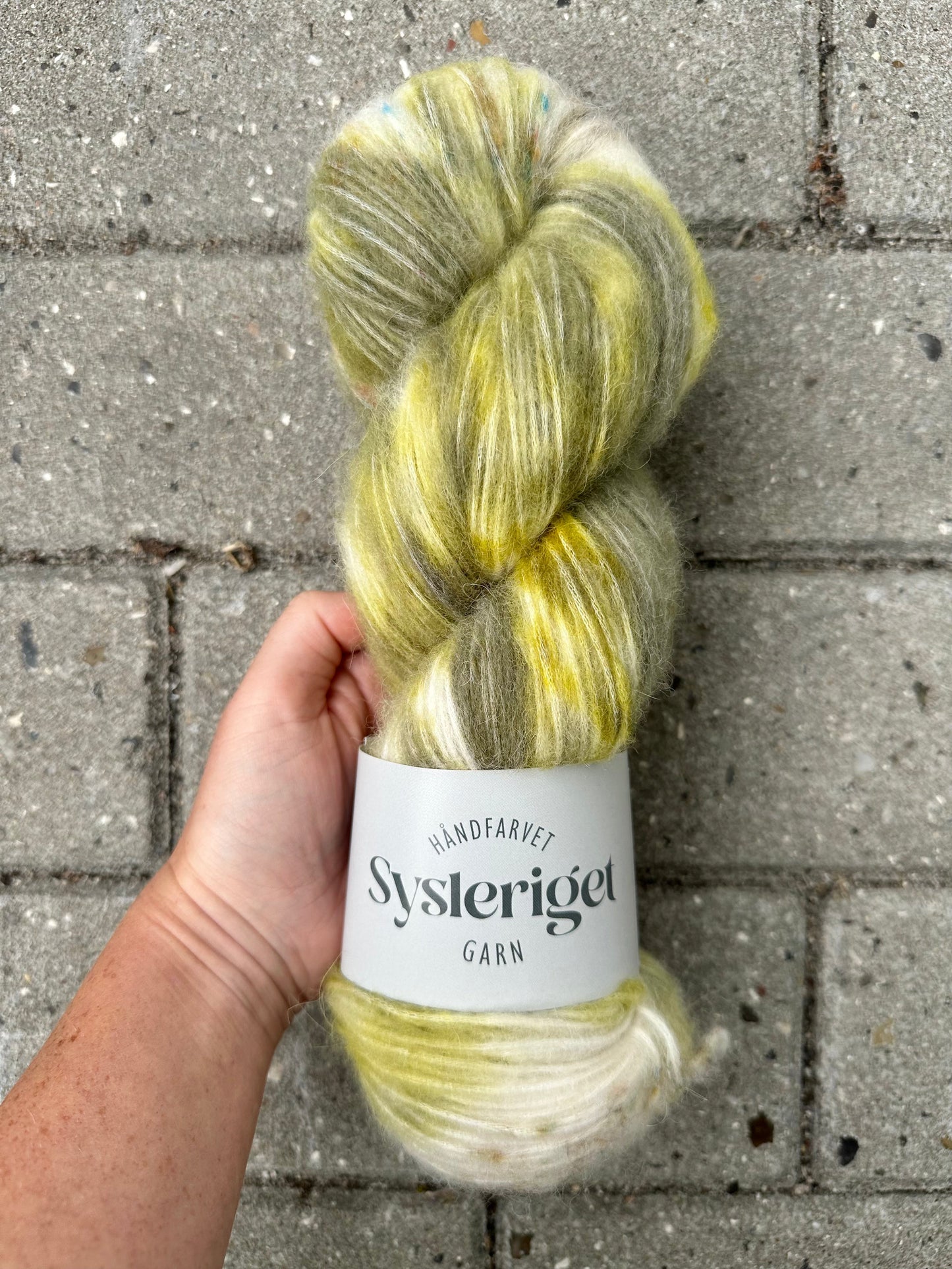 Sysleriget Alpaca Blow | By the Pond