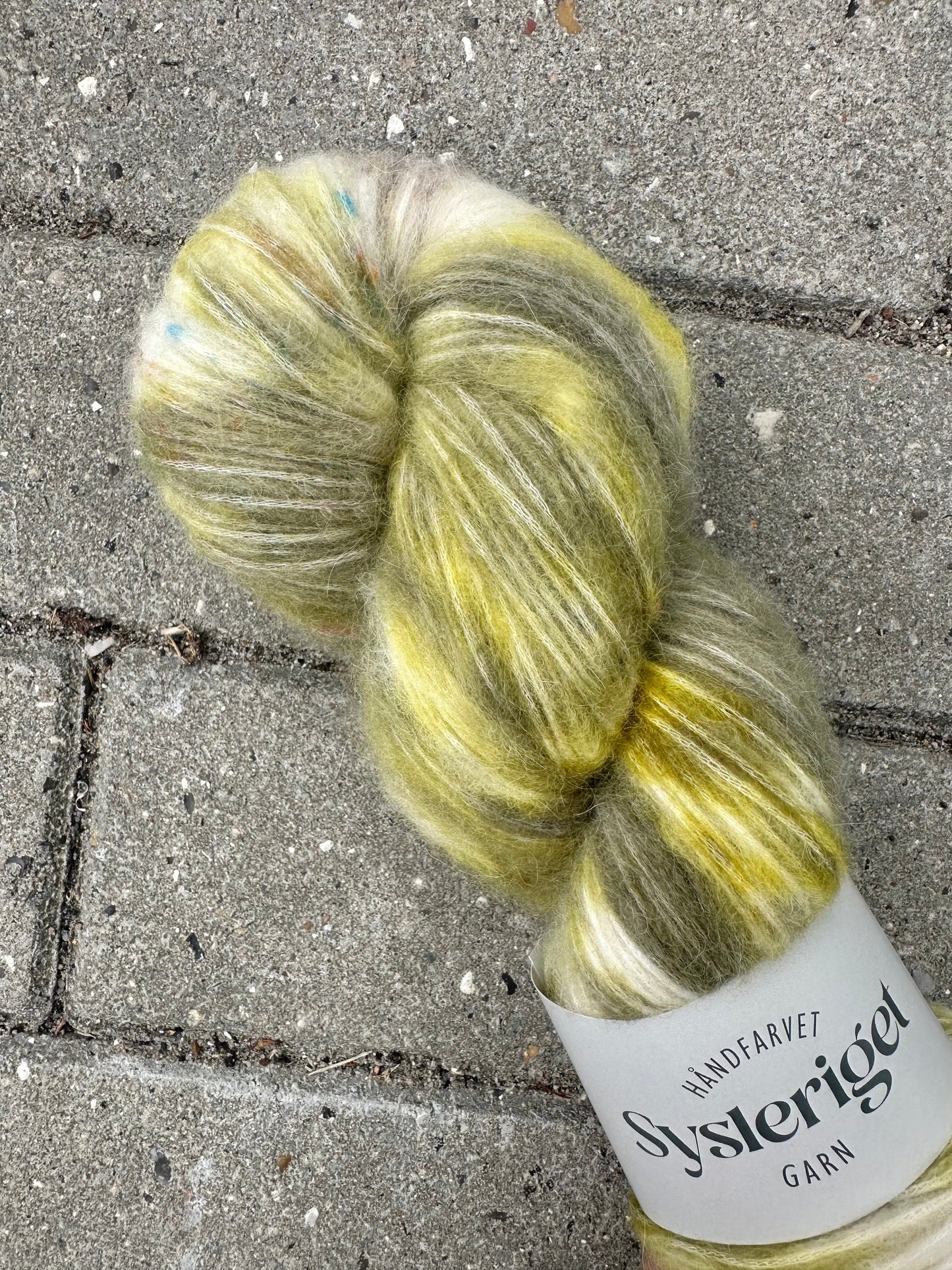 Sysleriget Alpaca Blow | By the Pond