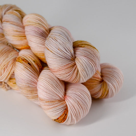 SOCK-Vintage Daybed2-1